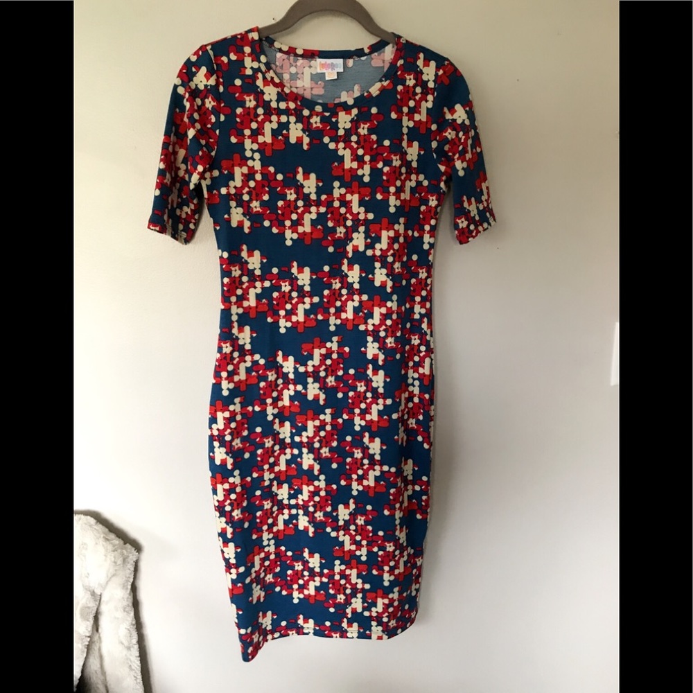Buy 2 get 1 ♥️NWOT LuLaRoe Julia dress